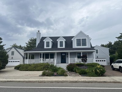 Photo of 10608 Beach Avenue