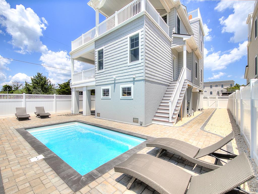 #18 Image of Rental