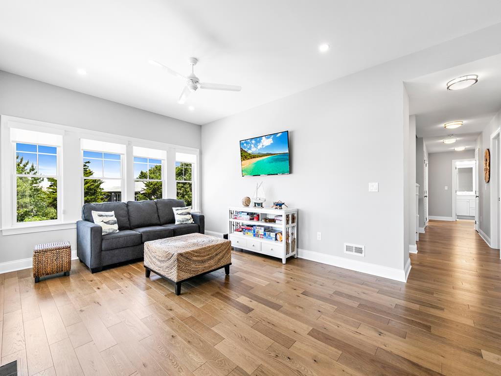 #7 Image of Rental